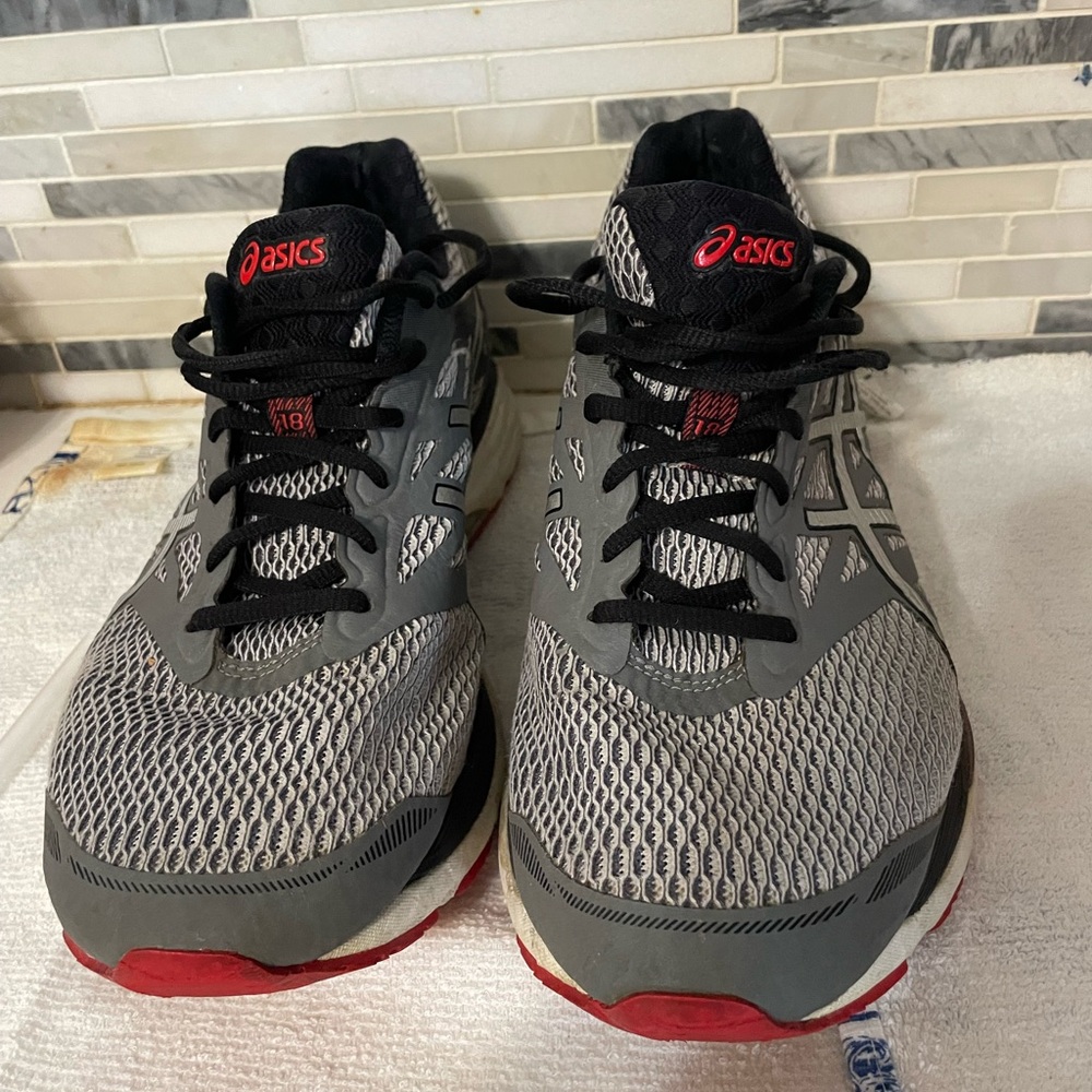 Asics gel Cumulus 18 Men’s Gray mesh upper Running walking sneaker Size 10 T6C3N